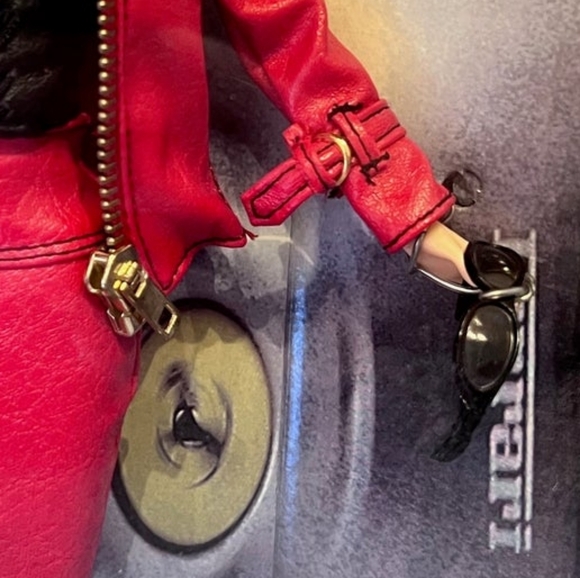 Barbie Ferrari Doll in Leather Suit Outfit Collector Edition 2000 Mattel 28534 - Picture 6 of 14